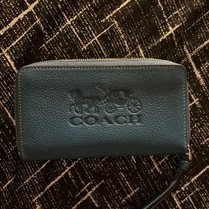 *BARELY used Coach WALLET